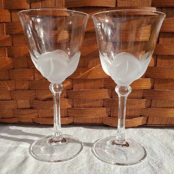Cristal DArques Florence Crystal Water Glasses 7.2" frosted 3D petals goblet /2 - Picture 1 of 12
